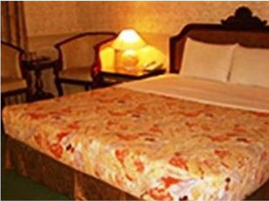 Forbes Hotel Тайчжун Экстерьер фото